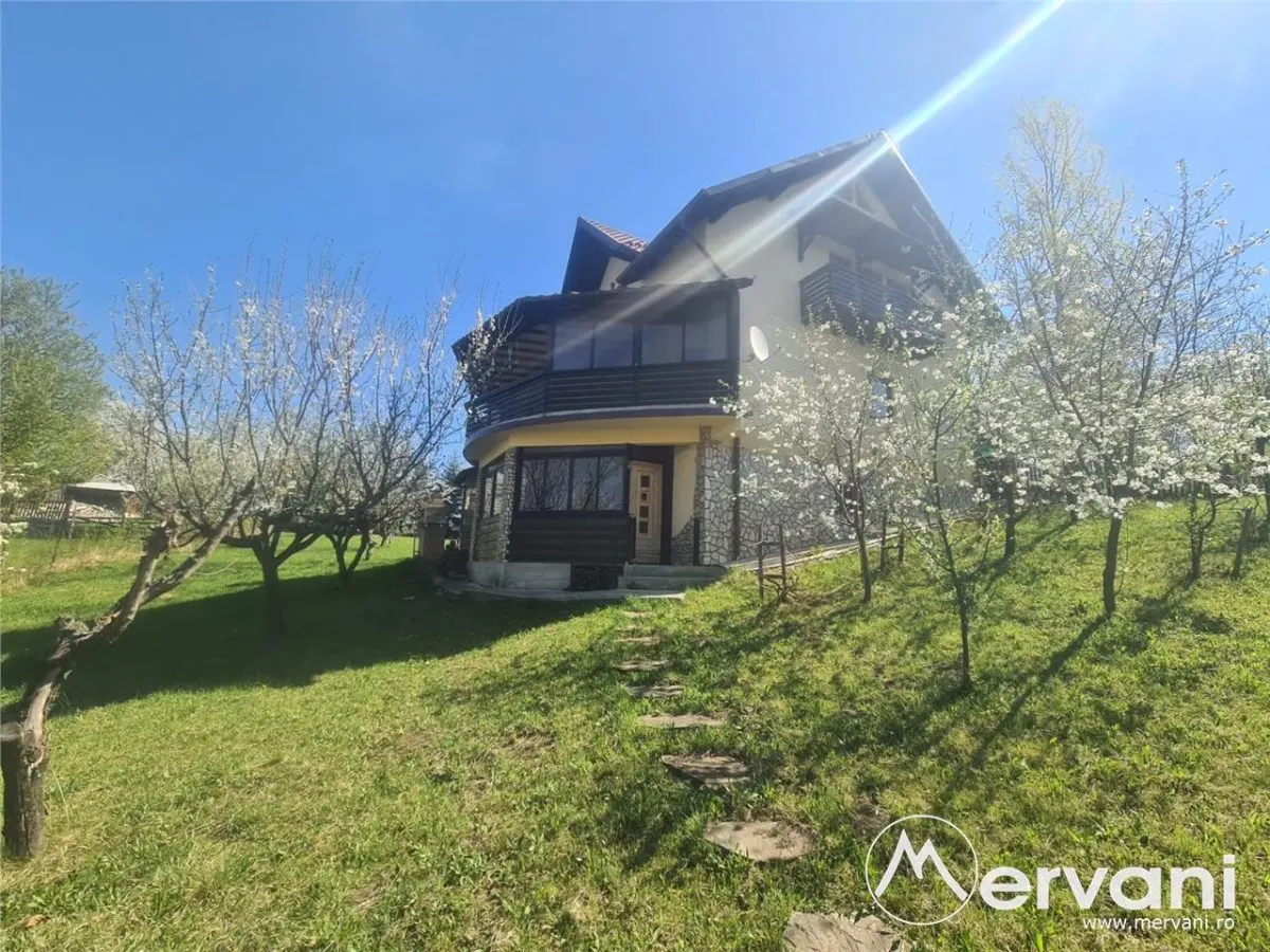 Vila de vanzare în Comarnic - foto 1