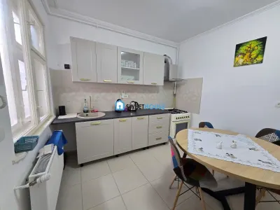 Casa cu doua apartamente in zona centrala Fagaras - foto 11