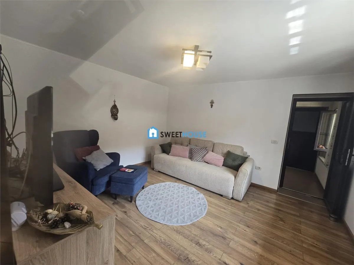 Casa de vanzare in Mandra  Spatiu generos si anexe - foto 6