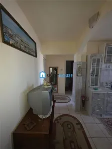 Apartament cu doua  camere zona Combinat - foto 6
