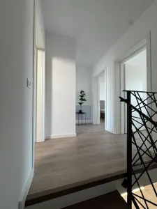 Casa moderna si spatioasa cu 4 camere si curte - zona Horpaz - 800EUR - foto 11