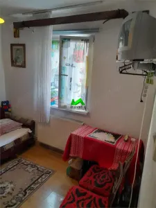 Apartament de vanzare 3 camere zona Vasile Aaron - foto 4