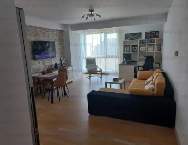 Apartament 3 camere, decomandat - Centrul Civic - Brasov