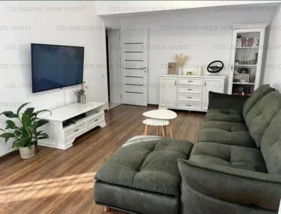 Apartament 3 camere, decomandat - zona Tractorul - Brasov
