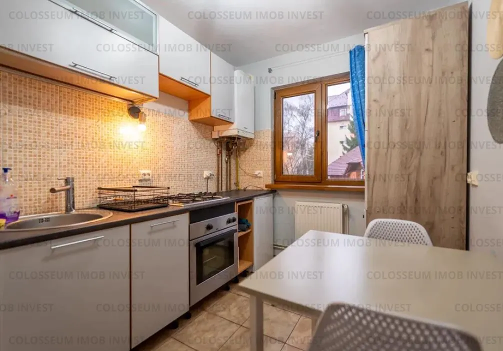 Apartament 3 camere, semidecomandat - zona Centrul Civic - foto 3