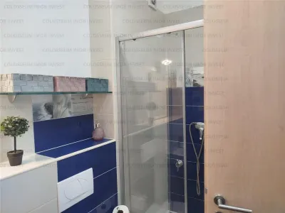 Apartament 3 camere, 2 bai - zona Tractorul - foto 9