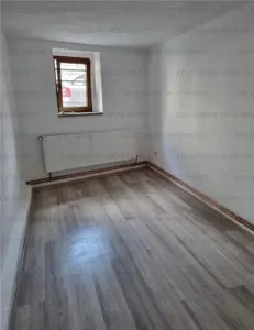Apartament 2 camere, semidecomandat - zona Centru Civic - Brasov