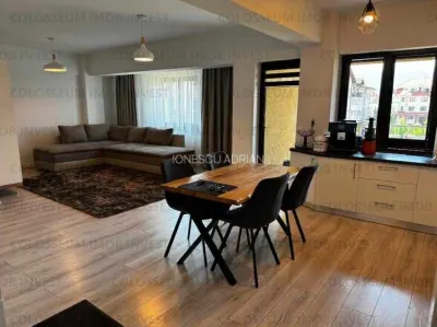 Apartament 3 camere, decomandat - zona Tractorul - Brasov