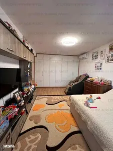 Apartament 2 camere, decomandat - zona Tractorul - foto 2