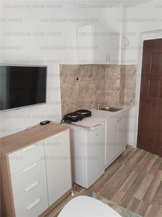 Camera de camin cu baie si bucatarie - zona Florilor - foto 7