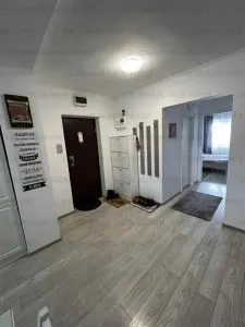 Apartament 3 camere, decomandat - zona Bartolomeu - foto 7