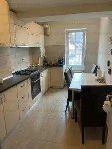 Apartament 2 camere, decomandat - zona Brasovul Vechi - foto 3