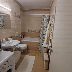 Apartament cu 2 camere, decomandat - zona Tractorul - foto 12