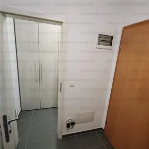 Apartament cu 2 camere, decomandat - zona Tractorul - foto 9
