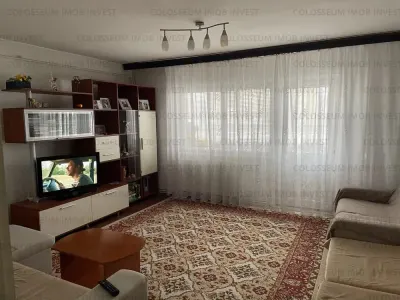 Apartament cu 3 camere, decomandat - zona Astra - Brasov