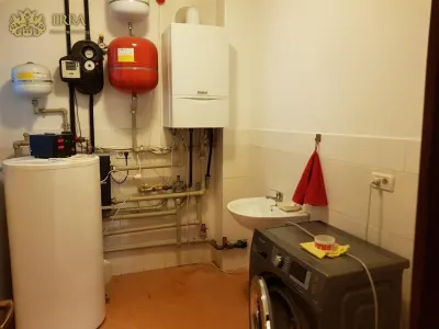 Vila cocheta, 6 camere, piscina. - foto 17