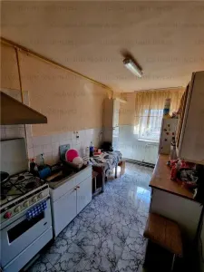 Apartament cu 2 camere, decomandat - zona Tractorul - Brasov
