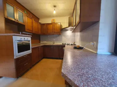 Apartament cu 3 camere, decomandat - zona Poiana Brasov - foto 6