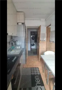 Apartament cu 3 camere, decomandat - zona Tractorul - foto 8