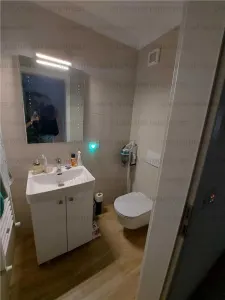 Apartament cu 3 camere, decomandat - zona Tractorul - foto 6