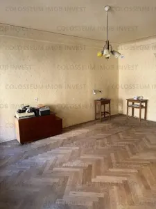 Apartament cu 3 camere, decomandat - zona Centru Istoric - foto 2