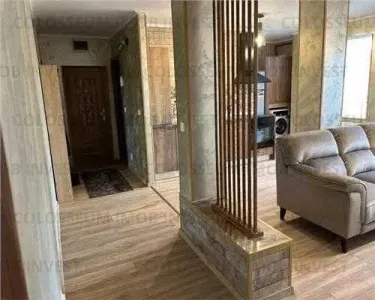 Apartament cu 4 camere, decomandat - zona Centru Civic - foto 2