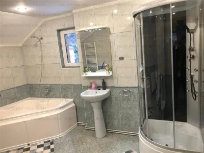 Apartament cu 3 camere, decomandat - zona Centru Civic - foto 17