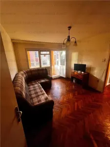 Apartament cu 2 camere, semidecomandat - zona Centru Civic - Brasov