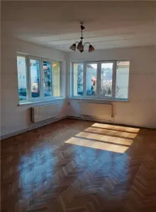 Apartament cu 3 camere-zona Brașovul Vechi - Brasov