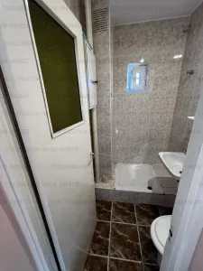 Apartament cu 3 camere,2 bai, semidecomandat-Cartierul Florilor - foto 8