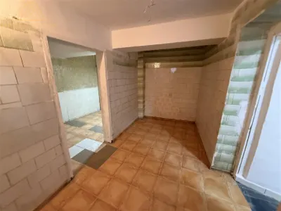 De vanzare / inchiriere - spatiu comercial la demisol - foto 3