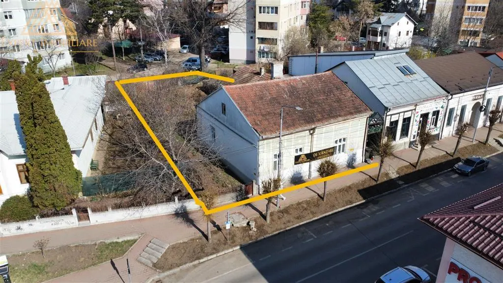 Casa centrala acces la doua strazi cu 751 mp , pret usor negociabil Suceava - foto 1