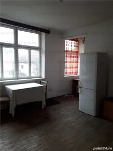 Garsoniera cu baie si bucatarie - zona Tractorul - foto 2