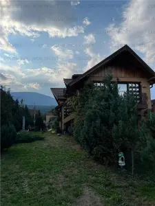 Casa deosebita, spatioasa, cu teren - Codlea, jud. Brasov - foto 25