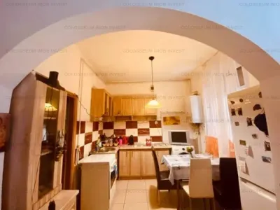 Apartament 2 camere, decomandat -zona Centrul Istoric - foto 3