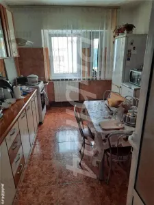 Apartament 4 camere, zona Florilor - Craiter - Brasov
