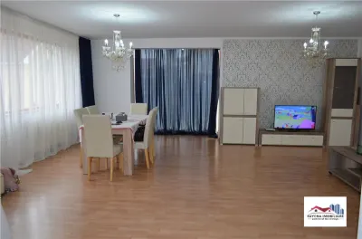 Vila de Inchiriat in Zona Livezeni - Livezeni