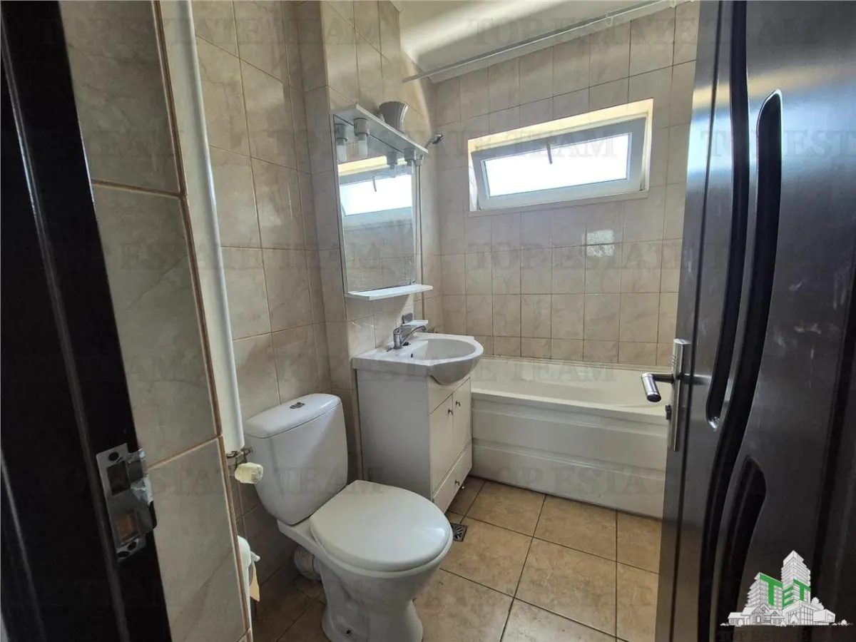 OPORTUNITATE INVESTITIE VILA CU 3000 MP PALAZU MARE - foto 4