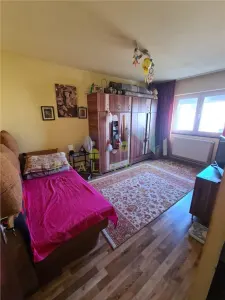 Apartament 2 camere decomandat Astra Carpatilor - foto 3