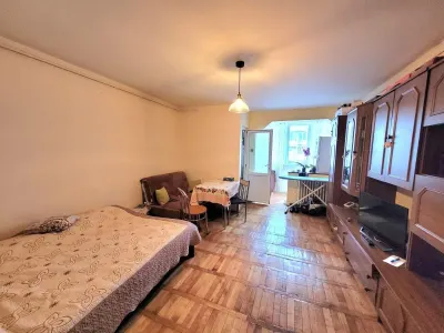 Garsoniera Astra -piata,etajul 8,mobilata,libera,59900 Euro - Brasov