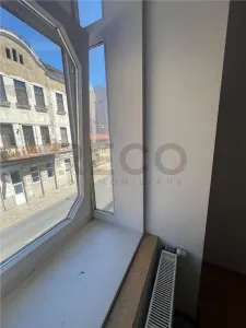 RECO Apartament ultracentral, loc de parcare privat inclus plus boxa - foto 15