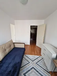 Apartament 2 camere Tractorul-piata,renovat,mobilat,57600 Euro - Brasov