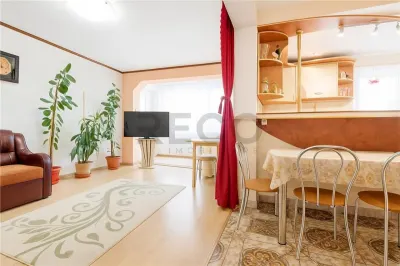 RECO Apartament 3 camere, Decomandat, zona Nufarul, etaj 8din 9, 2 balcoane inchise - Oradea