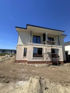 Vanzare 1/2 duplex 4 camere - Chisoda