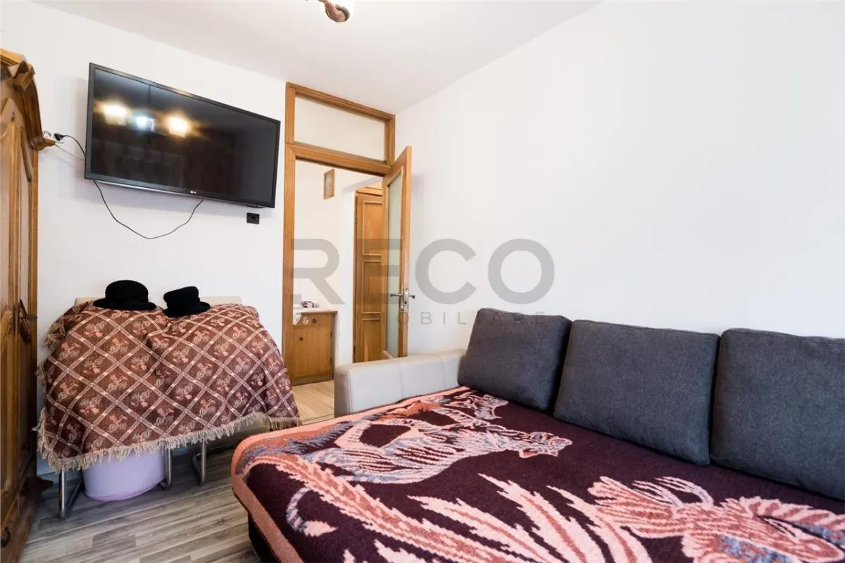 RECO Apartament cu 3 camere  decomandat- Oradea-zona Nufarul - foto 3