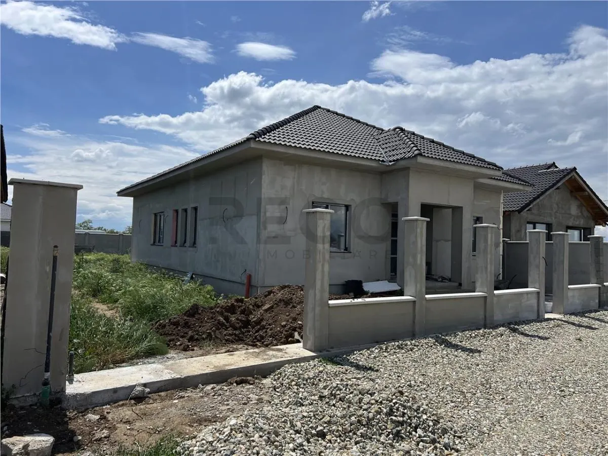 RECO casa 5 camere în Santandrei - foto 1
