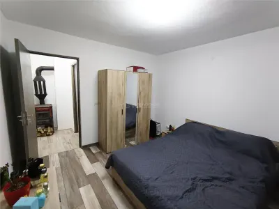 Apartament 2 camere in zona centrala Moldova Noua, langa piata - foto 5