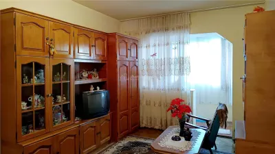 Moldova Noua, Apartament 2 Cam. Semidecomandat - foto 8