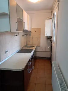 BUZIASULUI - AP. 1 CAMERA - mobilat, utilat, decomandat + centrala proprie - foto 3