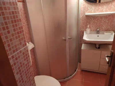 Apartament 4 camere etajul 1  cartier Noua - foto 6